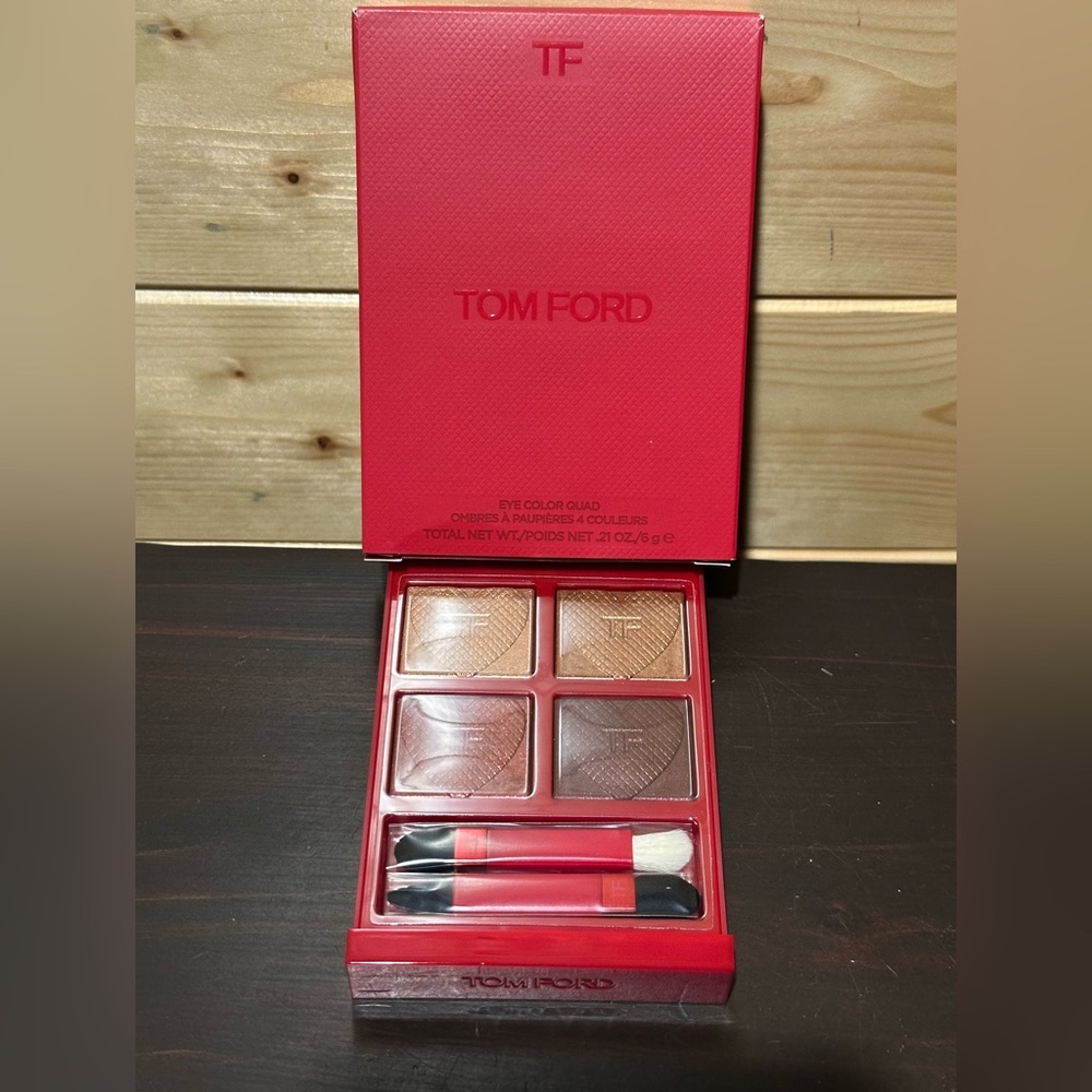 BNWT Tom Ford Honeymoon eye color quad. Going viral as seen on social.